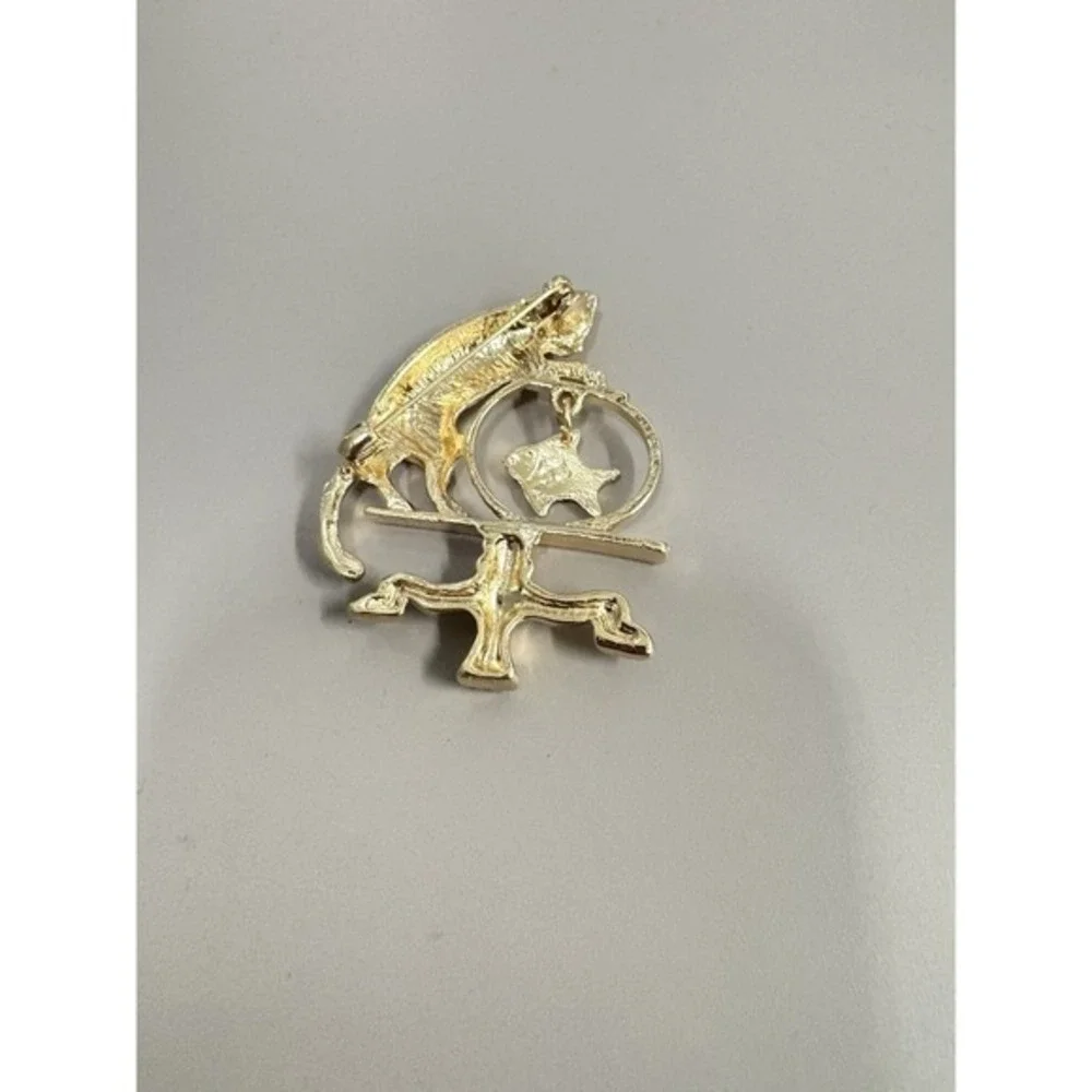 Vintage Style‎ Gold Cat & Fish Brooch Pin – Animal Design, Collectible Jewelry